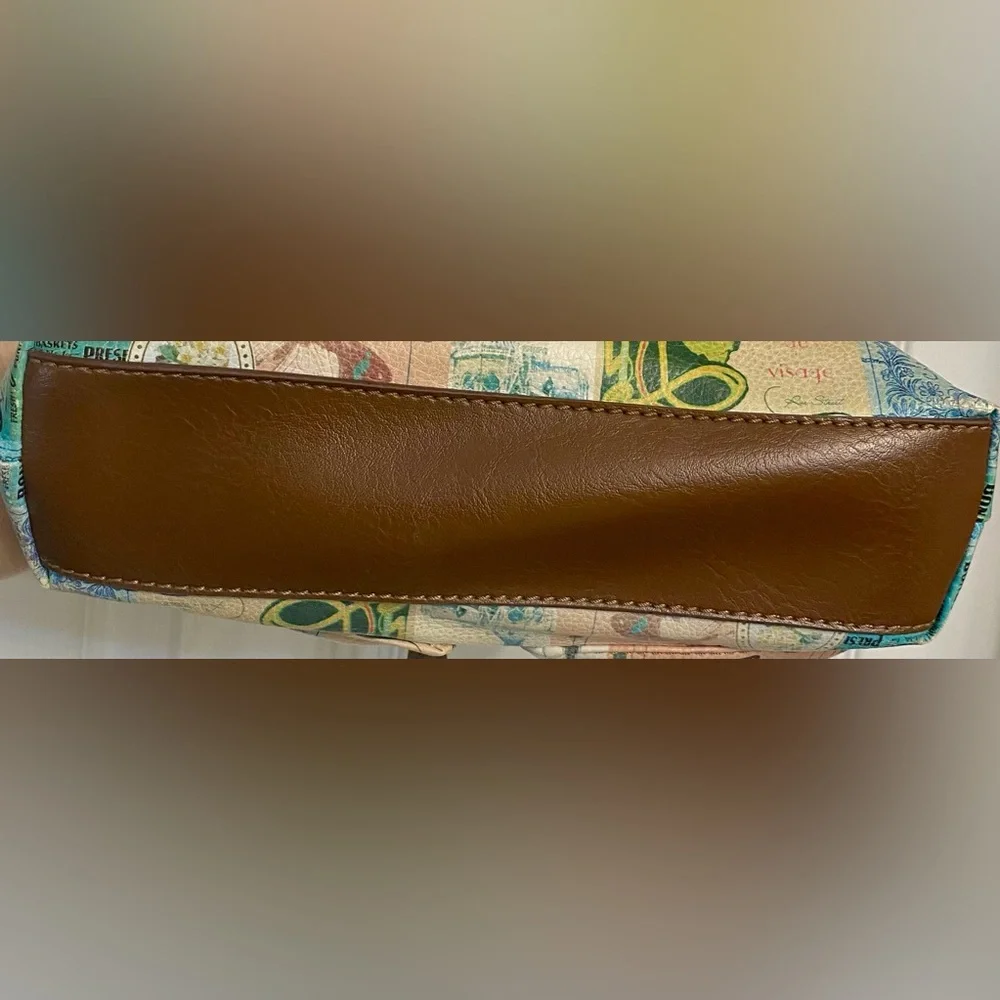 RELIC Paris inspired Crossbody Bag; adjustable strap, Perfect condition. - Picture 3 of 7